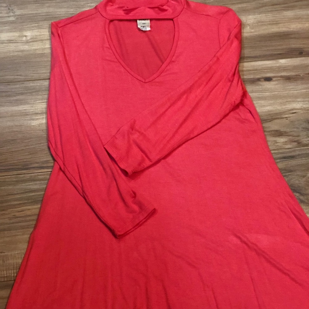 Brenda’s USA coral long sleeve top choker neck